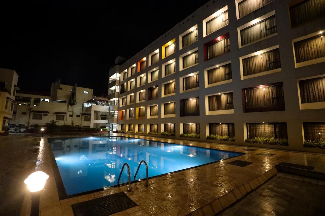 Hotel Atithi, Aurangabad Экстерьер фото