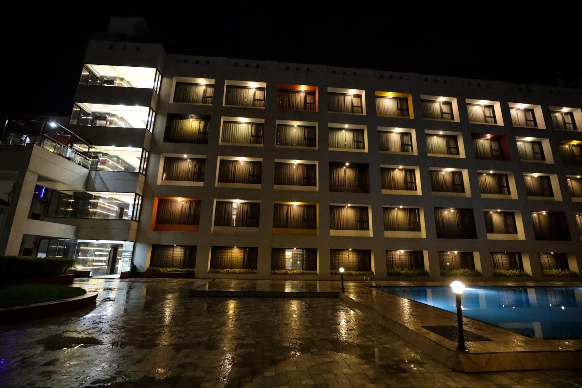 Hotel Atithi, Aurangabad Экстерьер фото